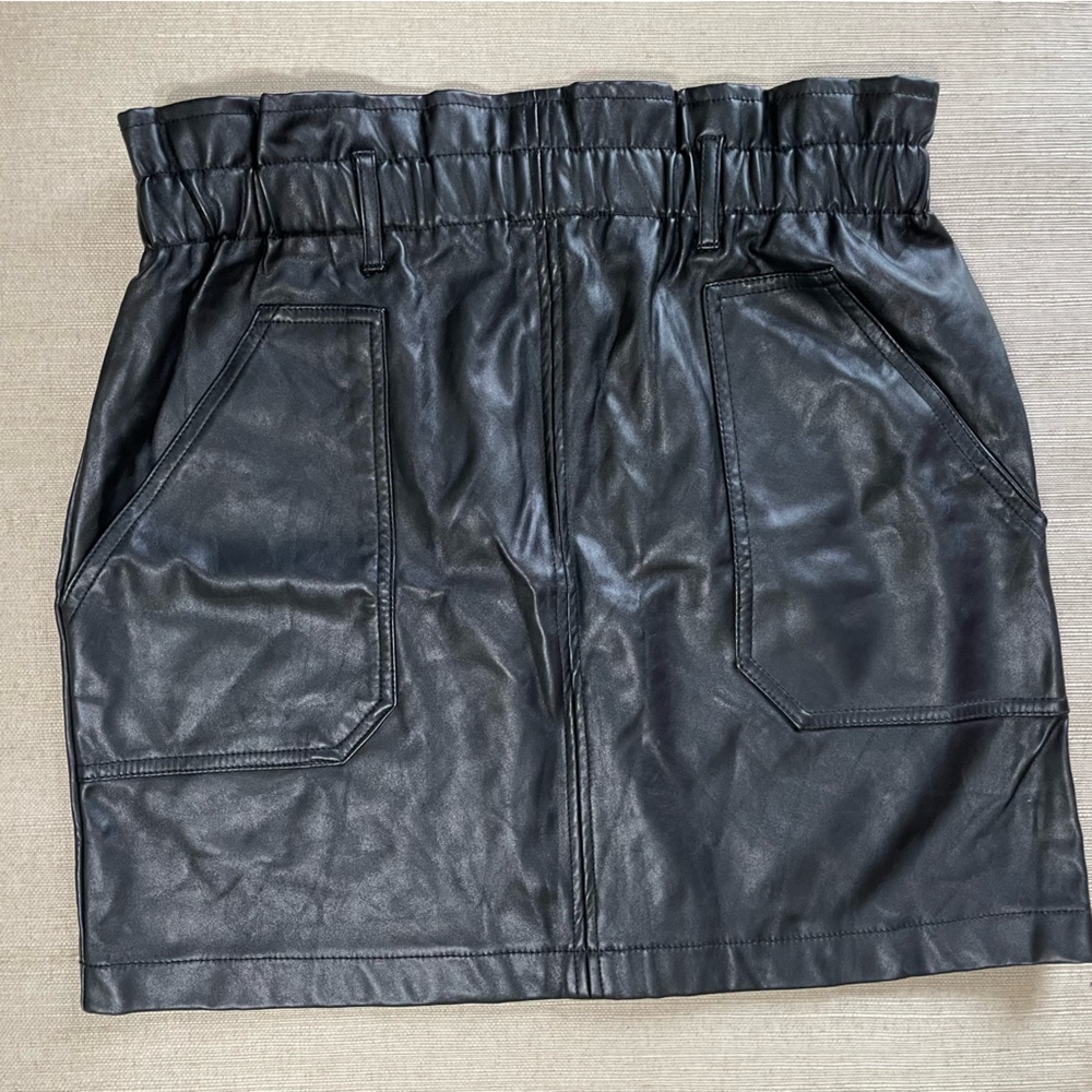 Haute Monde Sleek Black Leather skirt size L